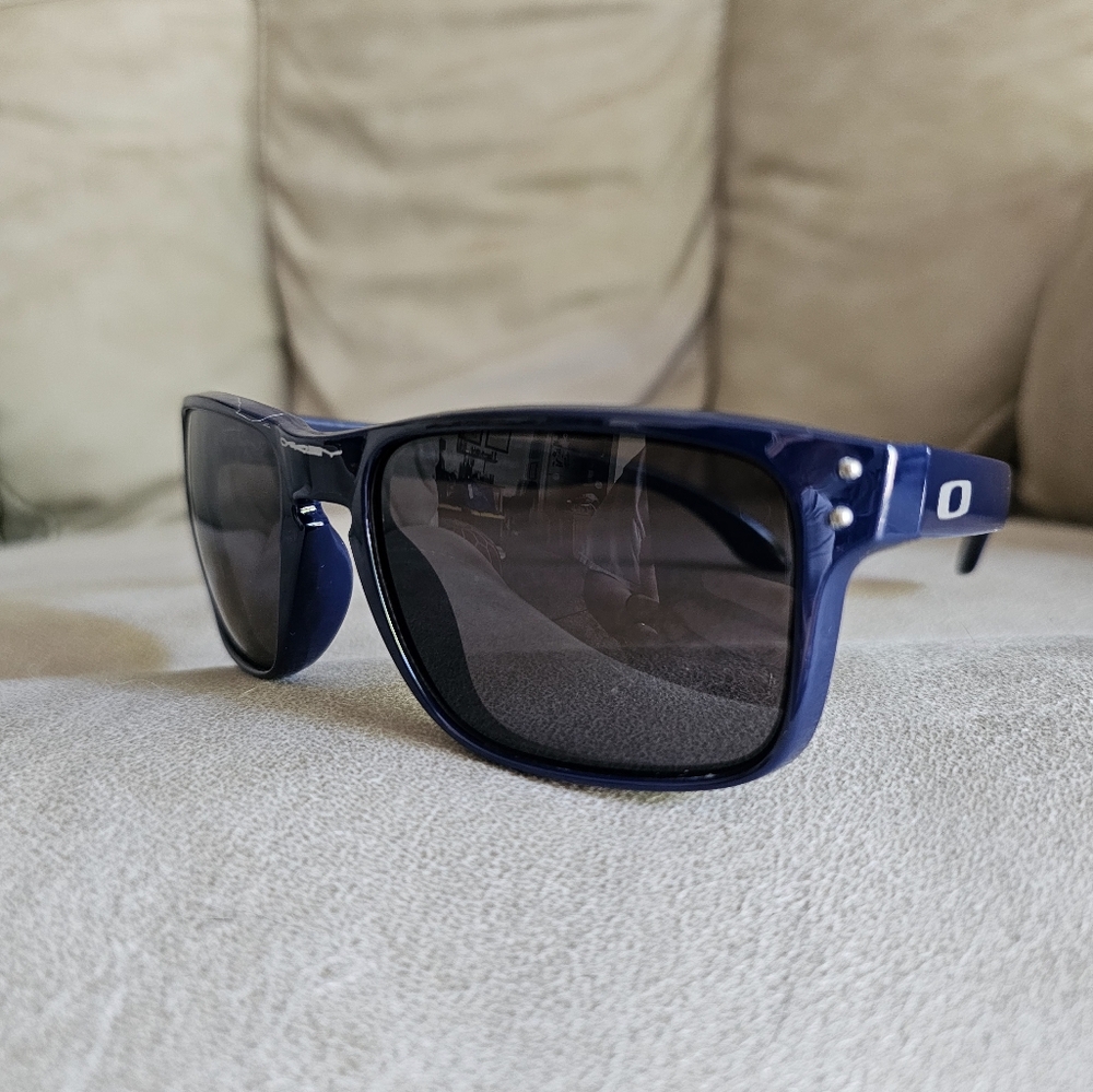 Oakley Dark Blue Sunglasses